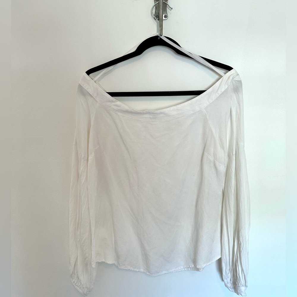 Off shoulder long sleeve top